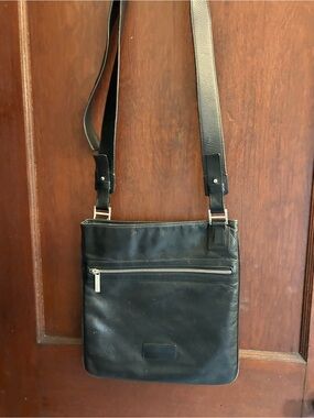 Fratelli Rossetti Black Leather Crossbody Messenger Bag with Front Zip Pocket